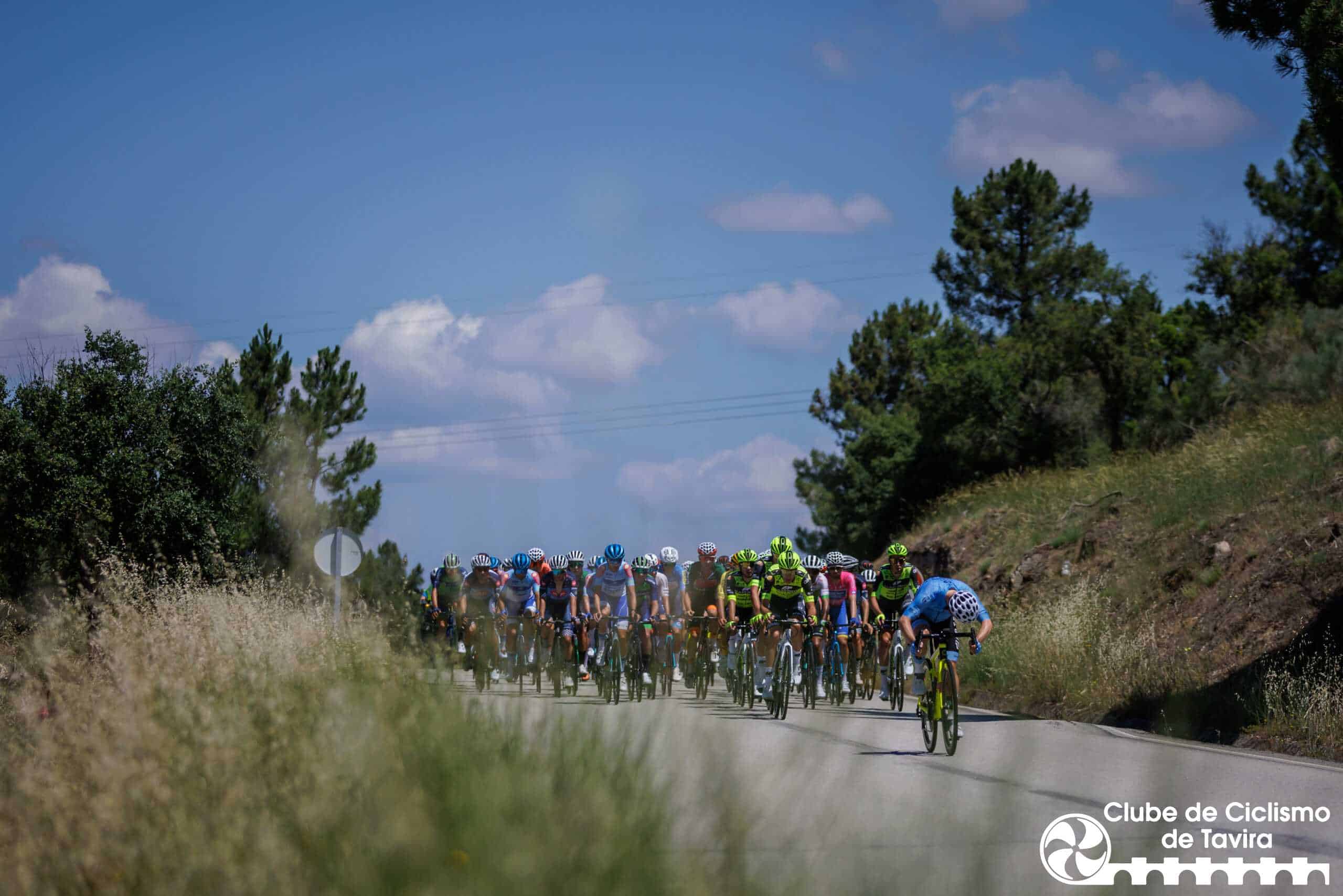 3 Grande Prémio do Douro: 2a etapa Tabuaço, 15/06/2023 - Decorreu hoje a 2ª etapa do 3º Grande Prémio de Ciclismo do Douro Internacional que percorreu estradas entre Tabuaço e Armamar.
(Miguel Pereira/Global Imagens)