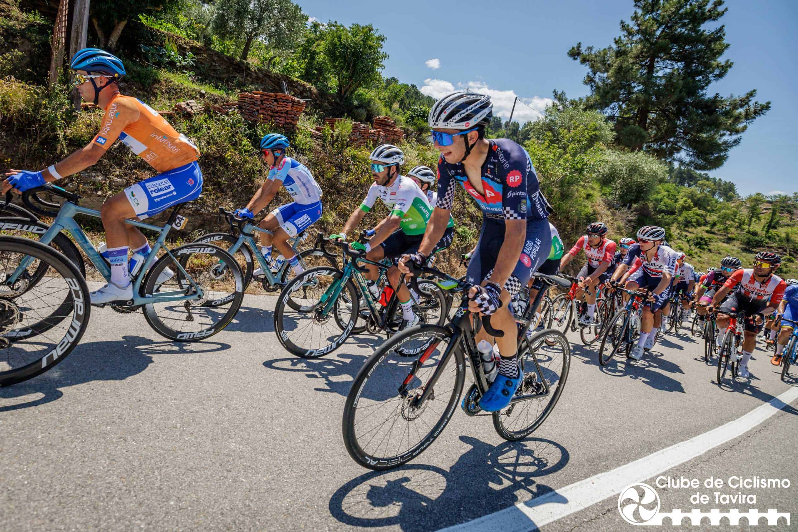 3 Grande Prémio do Douro: 2a etapa Tabuaço, 15/06/2023 - Decorreu hoje a 2ª etapa do 3º Grande Prémio de Ciclismo do Douro Internacional que percorreu estradas entre Tabuaço e Armamar.
(Miguel Pereira/Global Imagens)