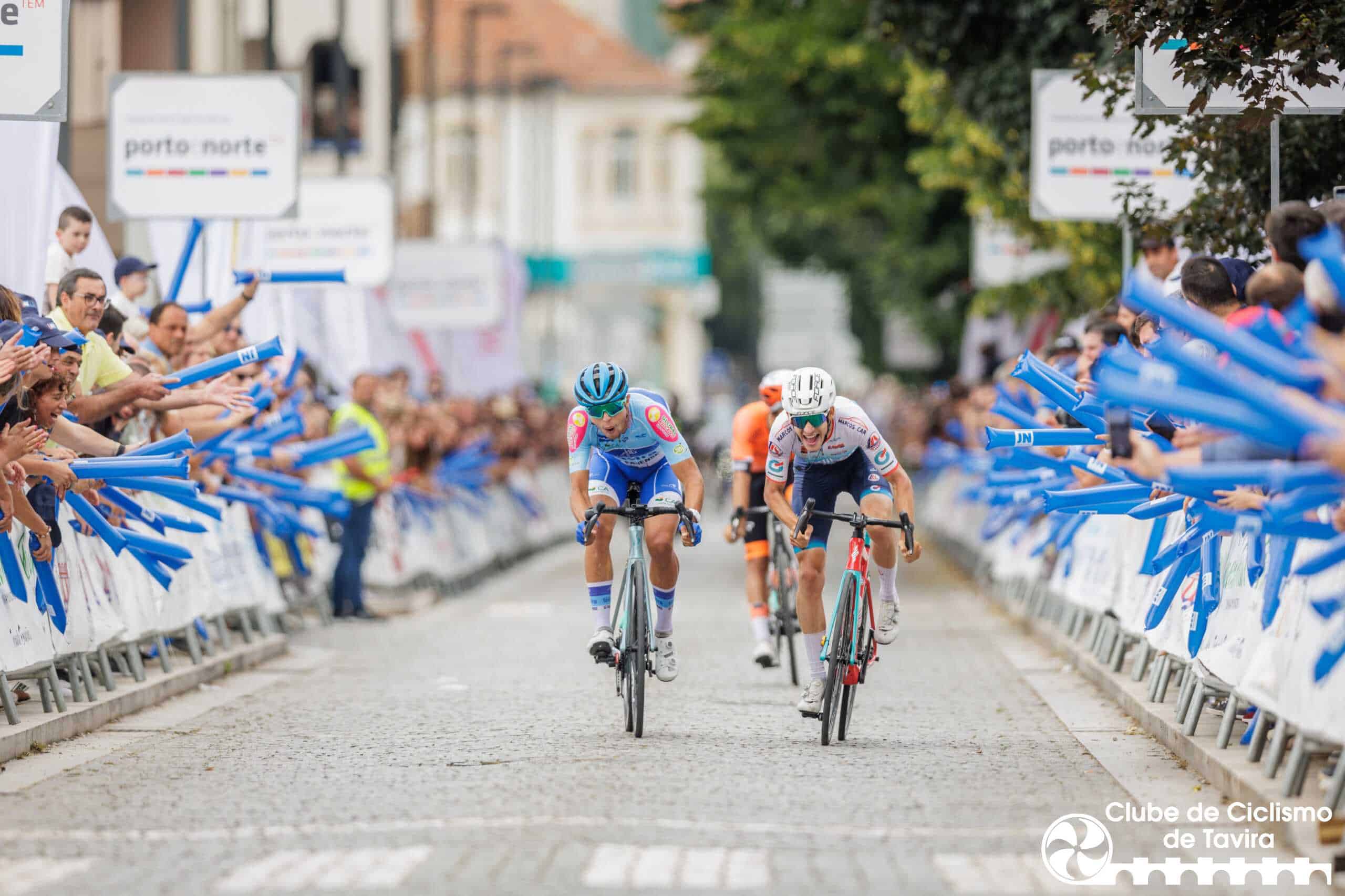 3 Grande Prémio do Douro: 5a etapa Lamego, 18/06/2023 - Decorreu hoje a 5ª etapa do 3º Grande Prémio de Ciclismo do Douro Internacional que percorreu estradas de Lamego.
João Medeiros (DIR) venceu a etapa.
(Miguel Pereira/Global Imagens)