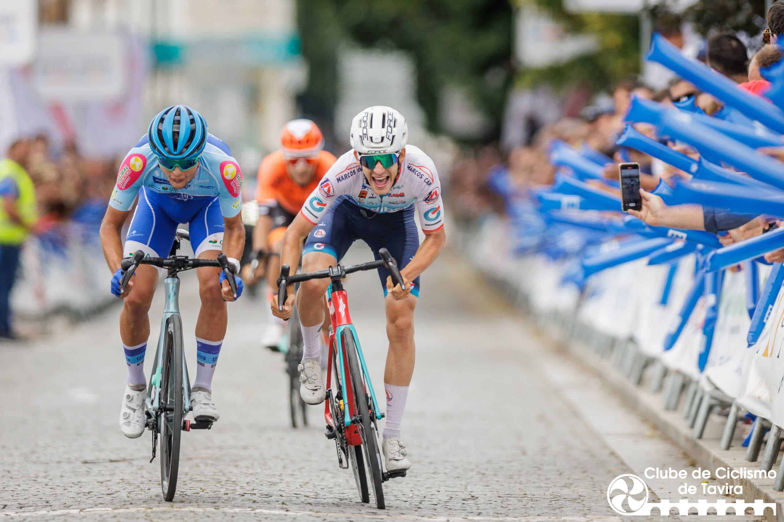 3 Grande Prémio do Douro: 5a etapa Lamego, 18/06/2023 - Decorreu hoje a 5ª etapa do 3º Grande Prémio de Ciclismo do Douro Internacional que percorreu estradas de Lamego.
João Medeiros (DIR) venceu a etapa.
(Miguel Pereira/Global Imagens)